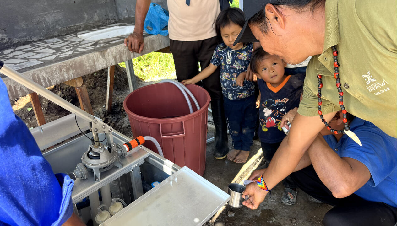 Kapawi community tries new water filter